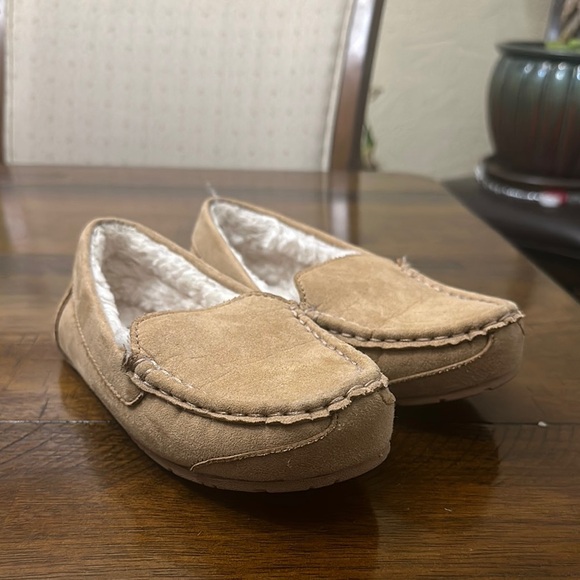 Cozy Tan Kids Slippers - Picture 1 of 8